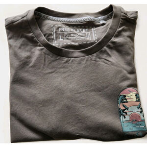 Free Planet T-Shirt Mens Large Short Sleeves Back Graphic Organic Cotton Blend